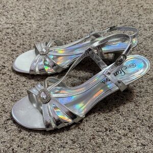 Statutes Silver Strappy Sandals with Rhinestone Detail